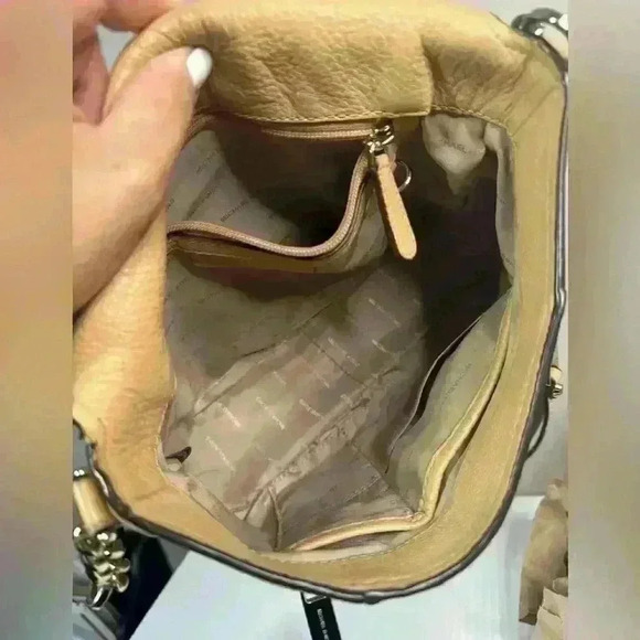 Michael Kors Evie Shoulder Bag Butternut Neutral Beige Fall Capsule Everyday - Picture 12 of 17